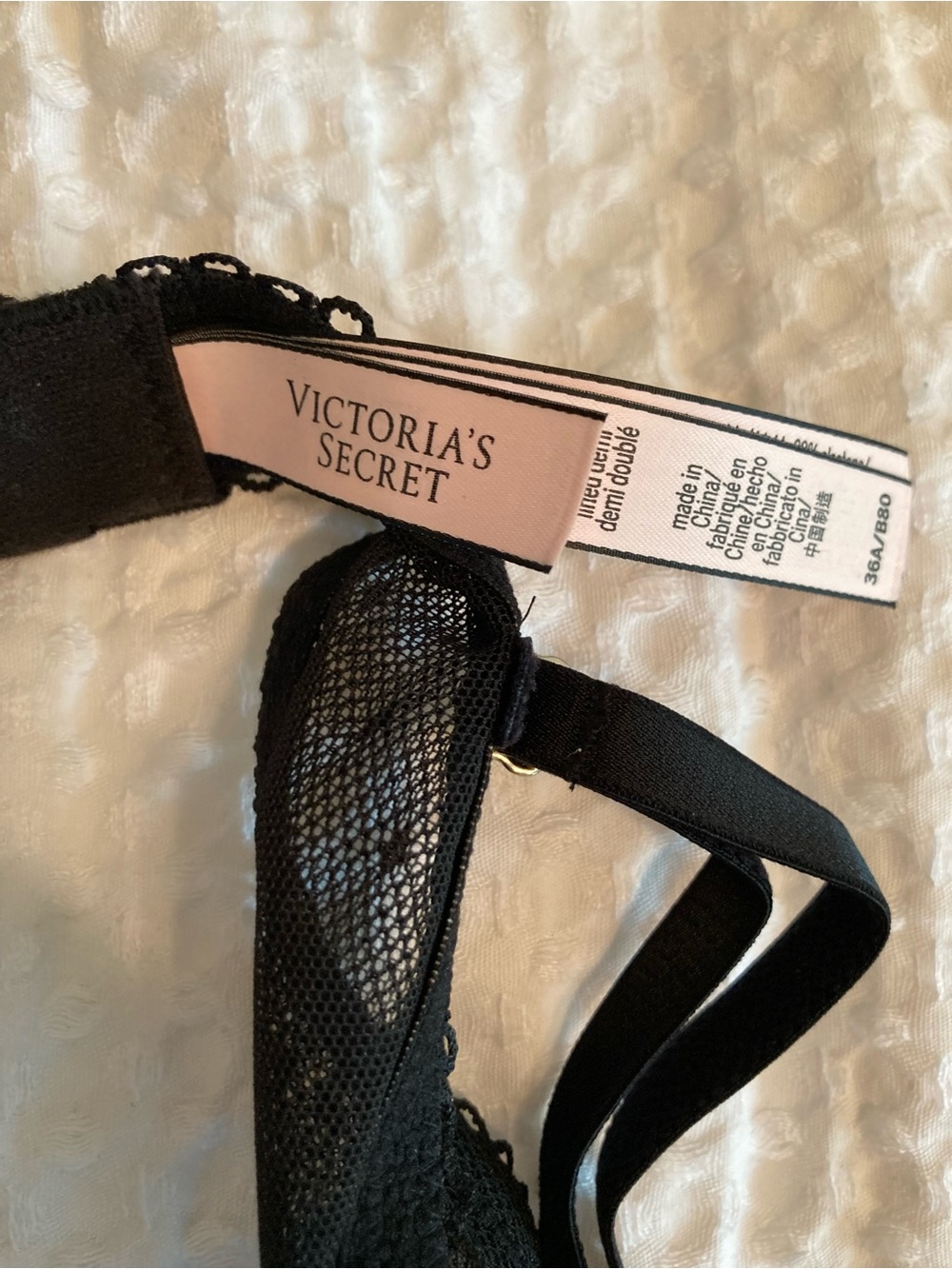 NEW Victoria's Secret Dream Angels Lined Demi Black Lace Underwire Bra 36A - Picture 7 of 8